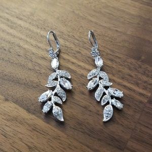Leaf drop earrings